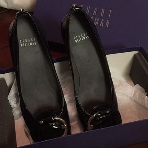Black patent shoes